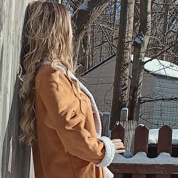 Tan & White Coat - Picture 2 of 3